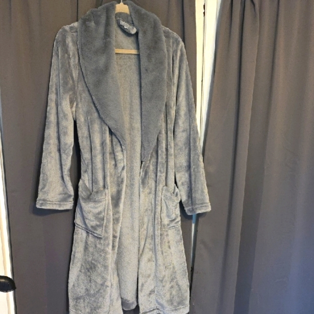 Berkshire Blanket & Home Co. Women's Robe Midi Gray Super Plush Cozy Sz XS/S EUC